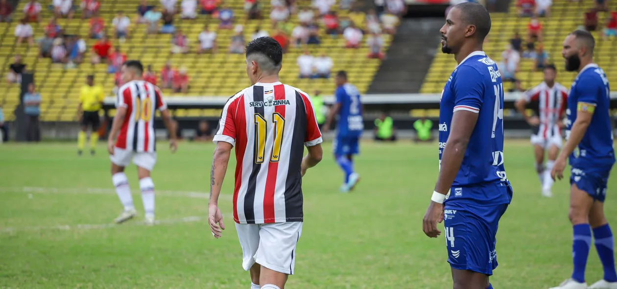 River e Águia de Marabá se enfrentaram no estádio Albertão