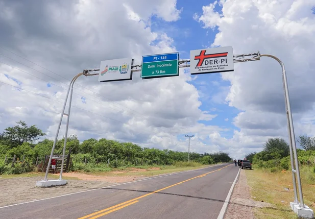 Rodovia na região da Serra da Capivara
