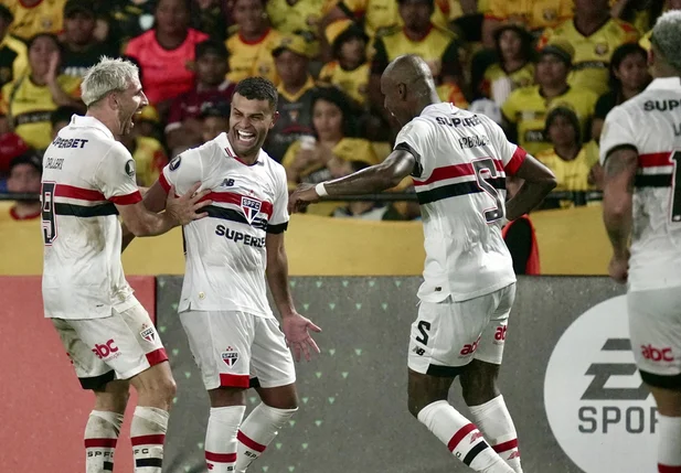 São Paulo venceu na estreia do treinador Zubeldía
