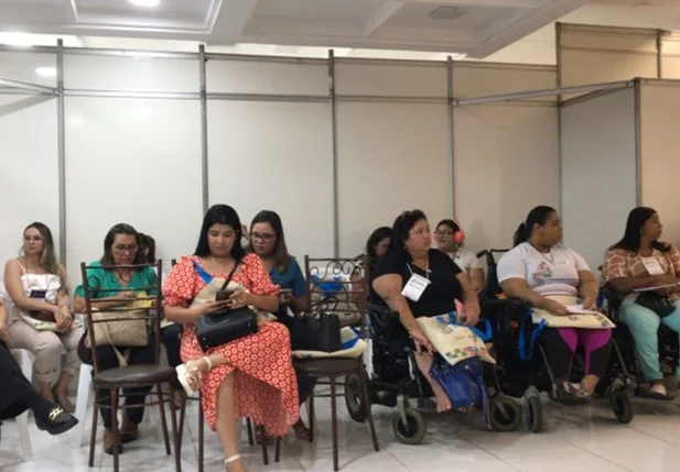 Secretaria de Floriano participa de conferência estadual em Teresina