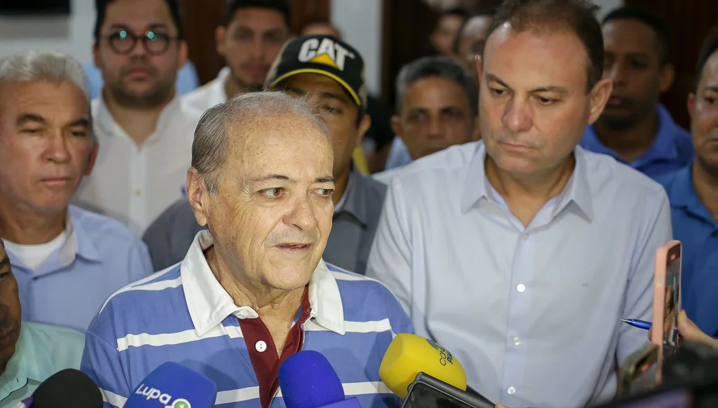 Sílvio Mendes ao lado de Jeová Alencar