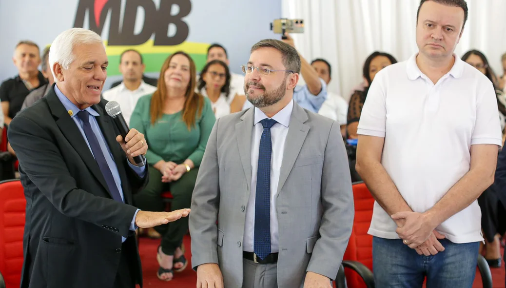 Themístocles Filho ao lado de Fábio Novo e Paulo Márcio