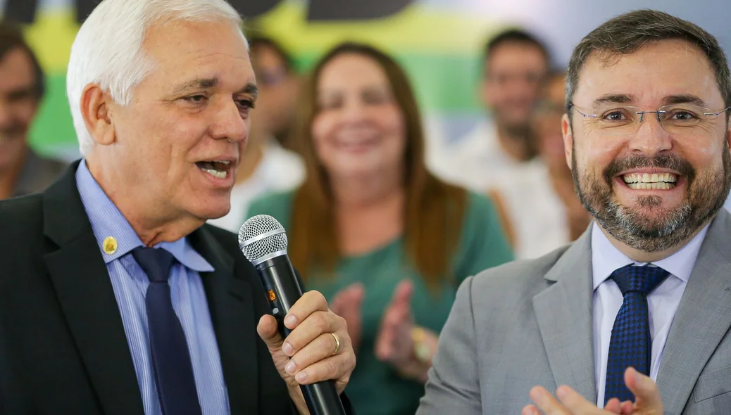 Themístocles Filho ao lado de Fábio Novo