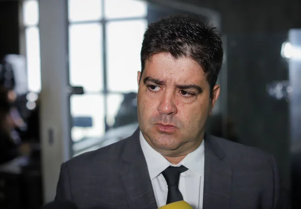 Vereador Luís André (PL) em sua primeira sessão como líder do prefeito na Câmara