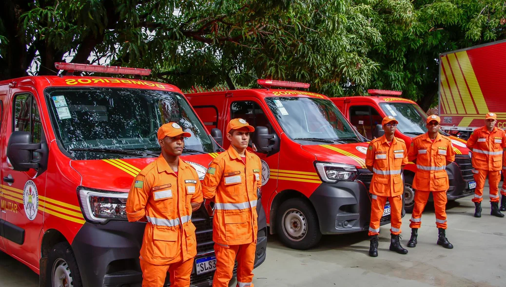 Viaturas entregues ao Corpo de Bombeiros