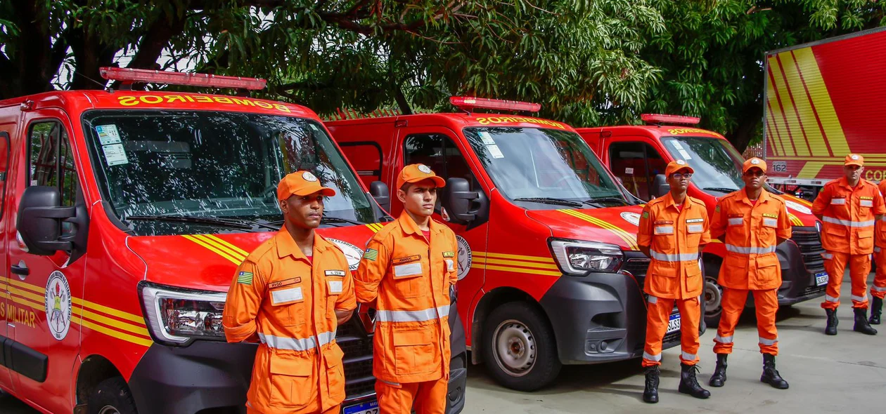 Viaturas entregues ao Corpo de Bombeiros
