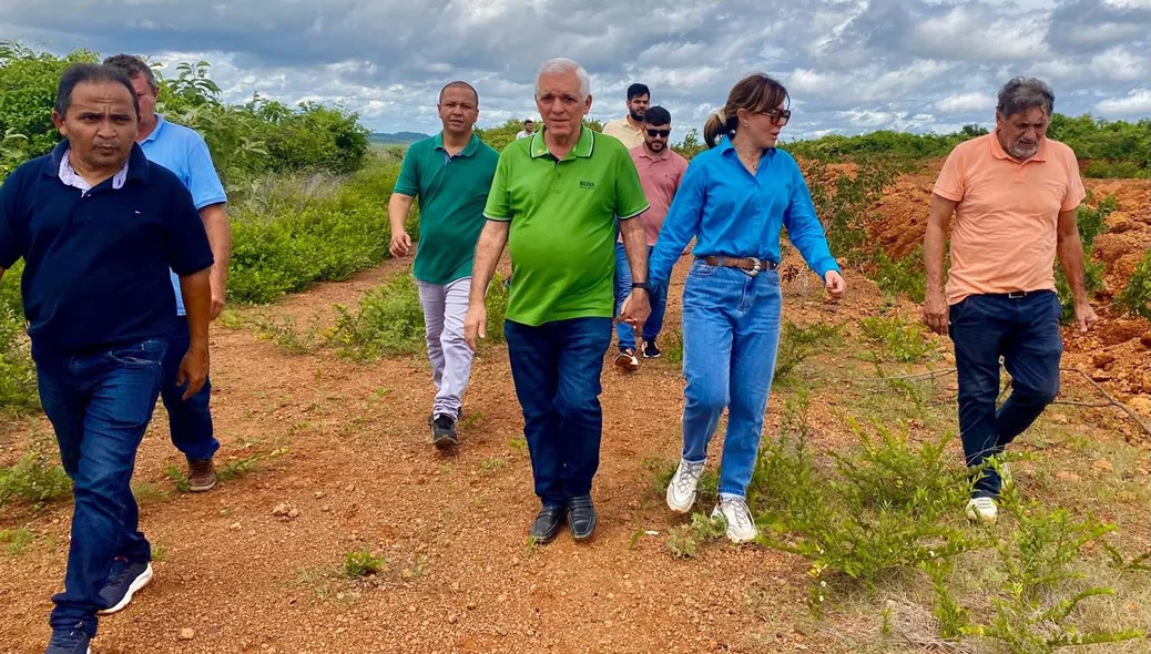 Visita técnica ao local onde funcionará a nova Estação de Tratamento de Esgotos de Esperantina (ETE)