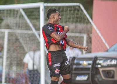 Vitória venceu o Bahia nos acréscimos