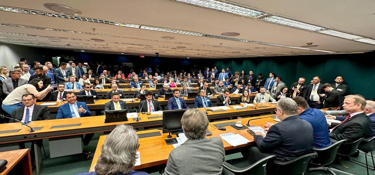 A reunião ocorreu na terça-feira (21)