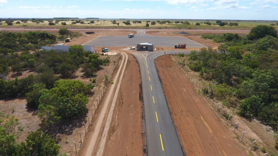 A via conta com 1.400 metros de comprimento por 24 de largura