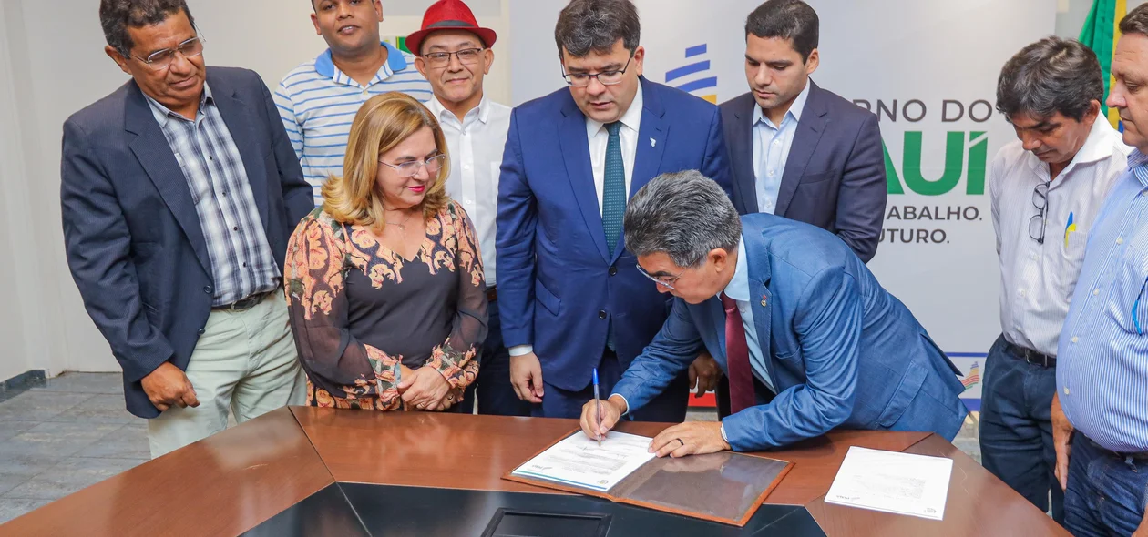 Assinatura da ordem de serviço da BR 222