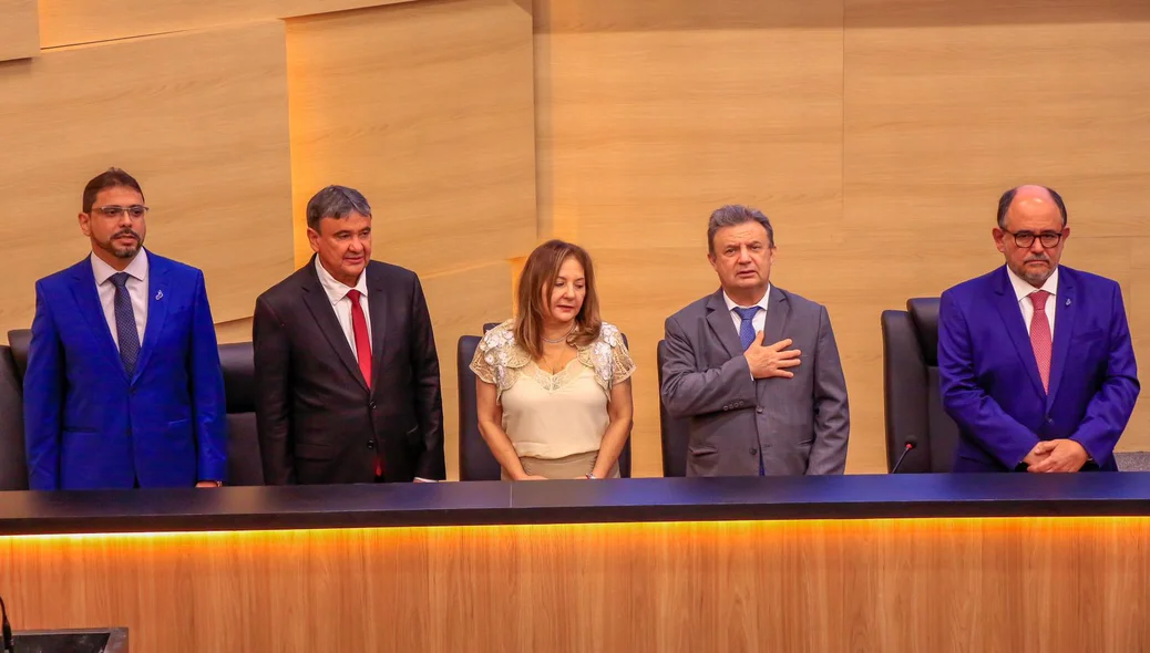 Autoridades na solenidade