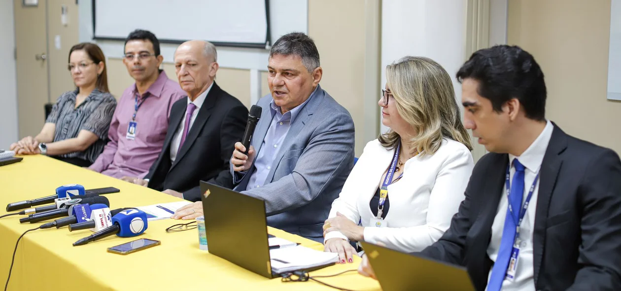 Autoridades presentes na coletiva de imprensa