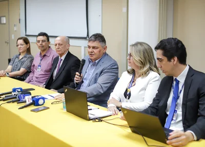 Autoridades presentes na coletiva de imprensa