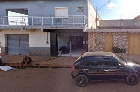 Bandidos invadiram a barbearia e executaram o homem a tiros, no bairro Morada do Sol, em Picos