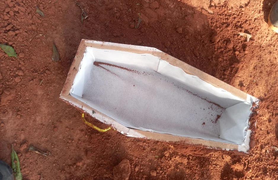 Caixão foi enterrado sem o corpo do bebê