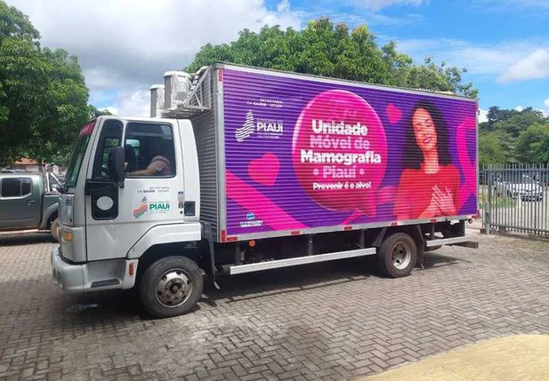 Caminhão da Mamografia em Oeiras