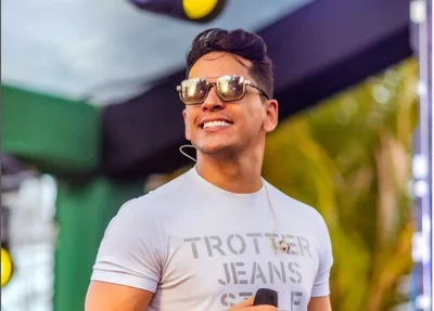 Cantor Léo Cachorrão