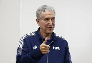 Carlos Parreira volta a ser sedado e respira com ajuda de aparelhos