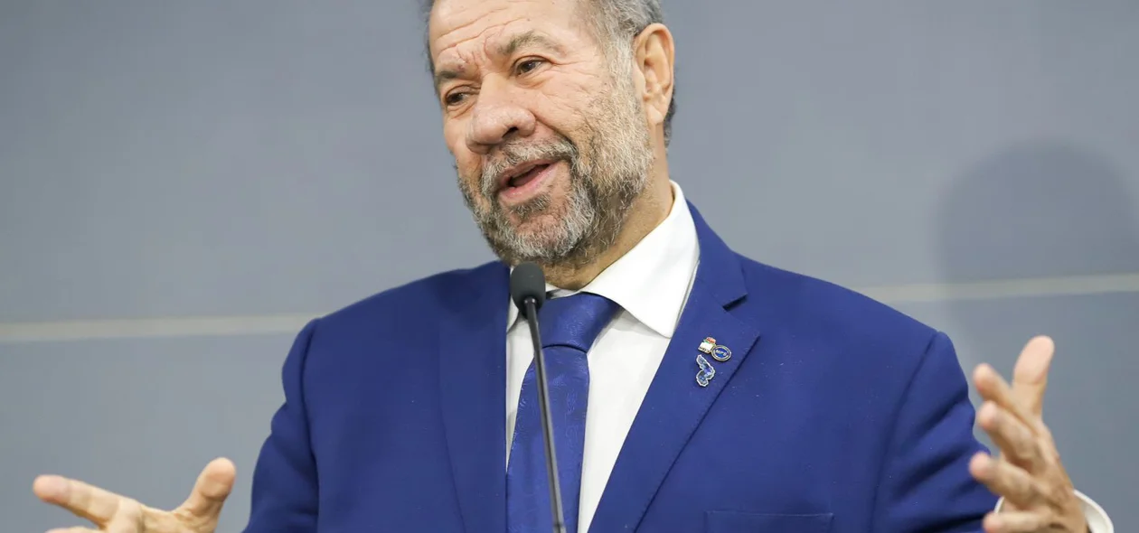 Carlos Lupi, ministro da Previdência Social