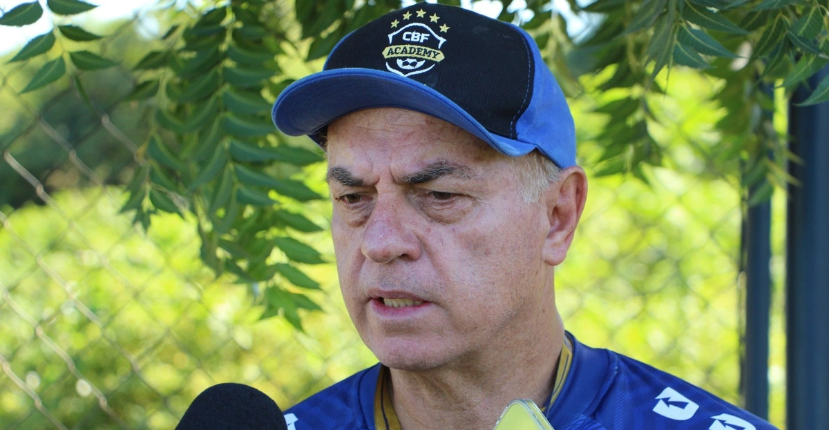 Carlos Rabello, técnico do Altos