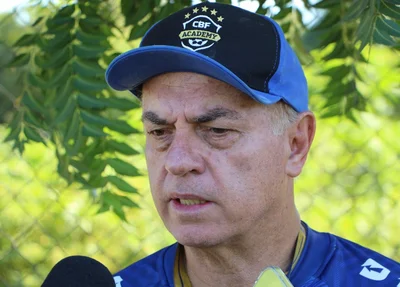 Carlos Rabello, técnico do Altos