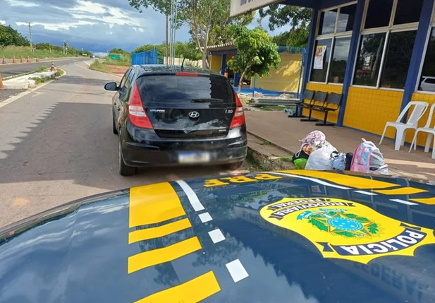 Carro modelo Hyundai I30 foi recuperado pela PRF