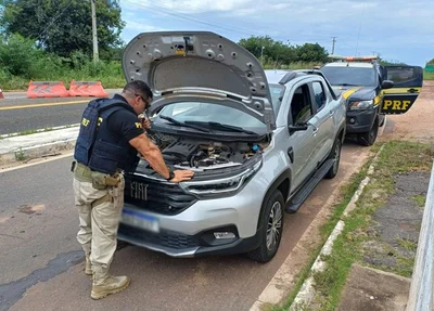 Carro recuperado pela PRF em Parnaíba