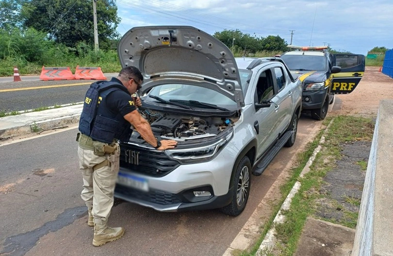 Carro recuperado pela PRF em Parnaíba