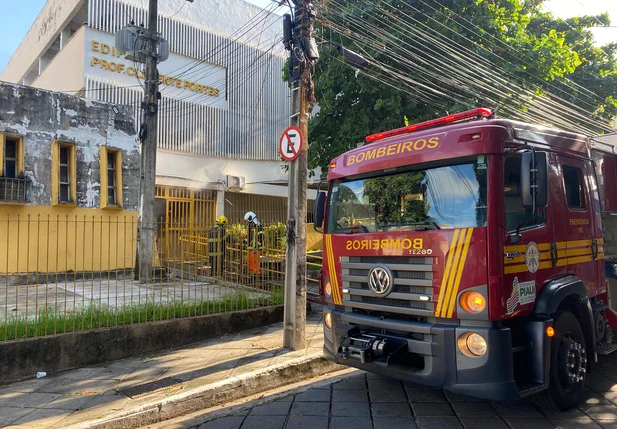 Corpo de Bombeiros no local
