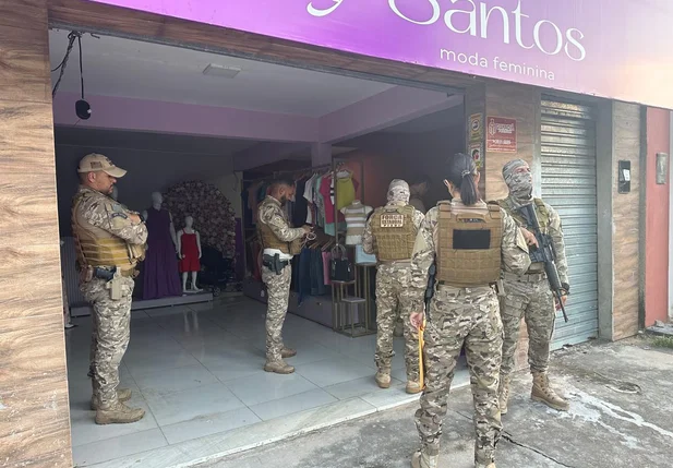Cumprimento de mandados na Operação Parasitas