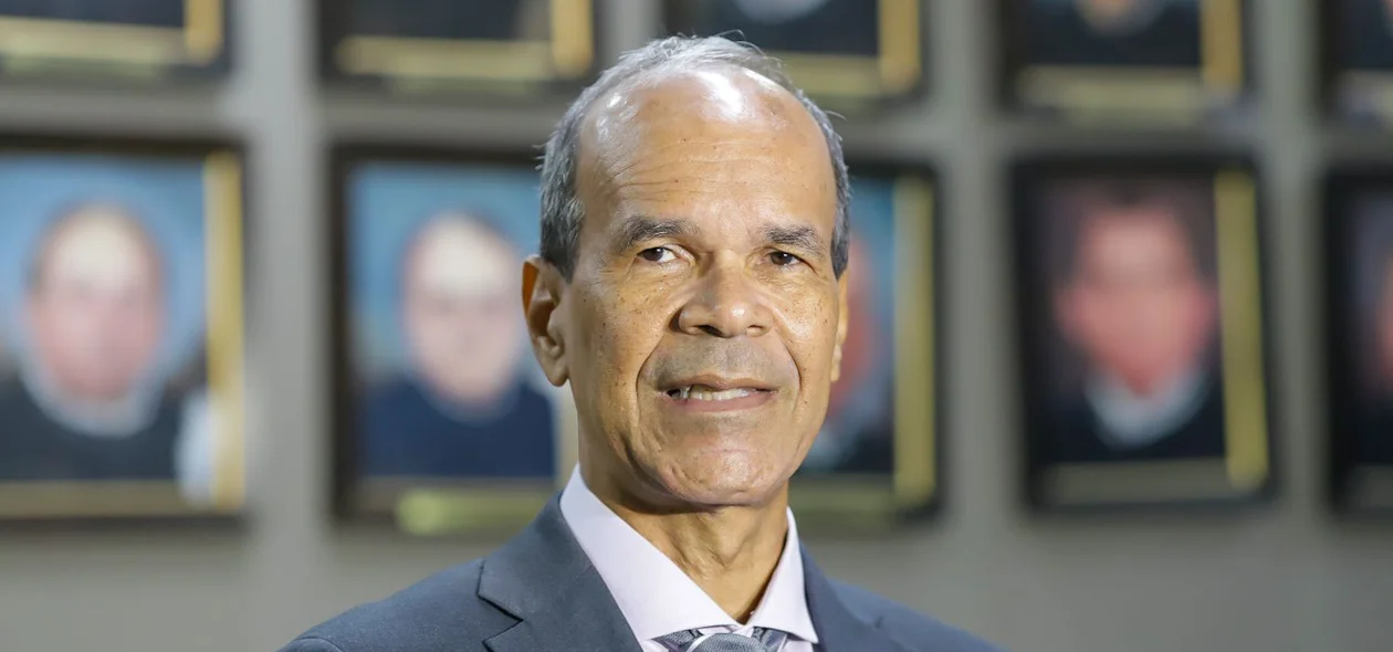 Desembargador Vidal de Freitas, empossado nesta sexta-feira