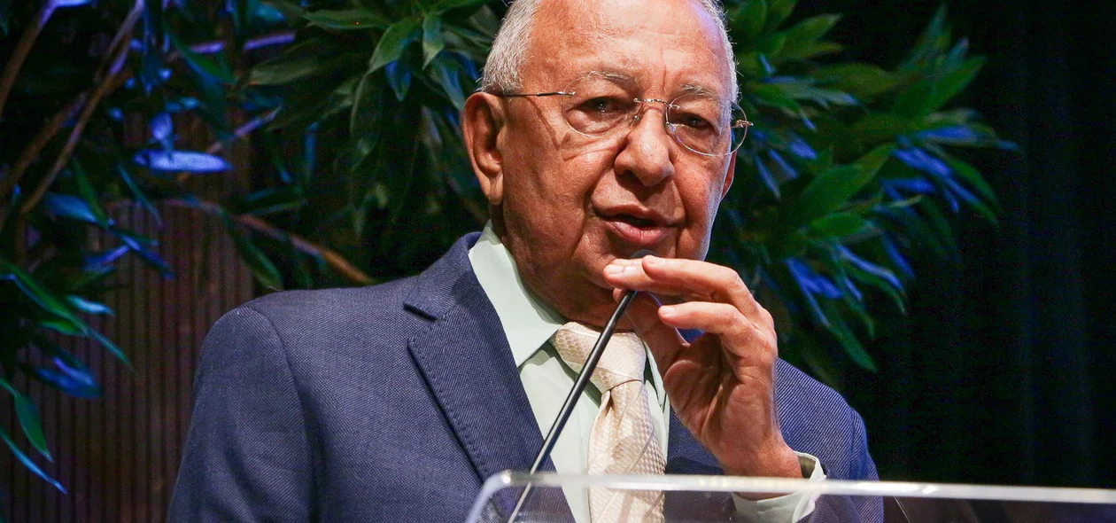 Dr. Pessoa durante sua fala inicial no evento