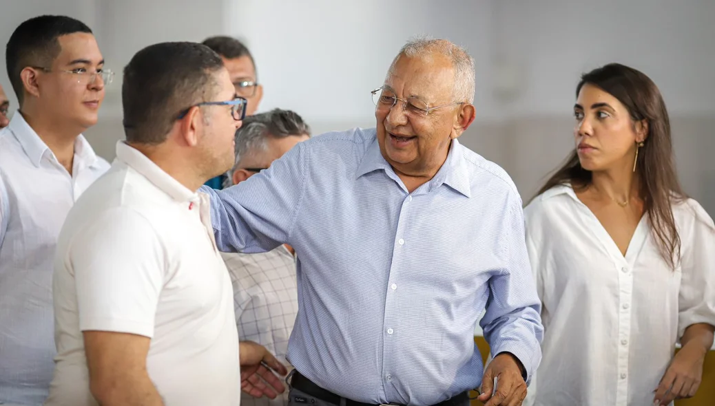 Dr. Pessoa participou da entrega do mercado do Jacinta Andrade na zona Norte de Teresina