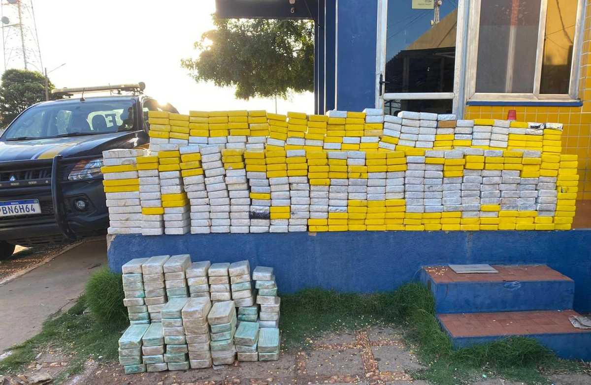 Drogas apreendidas durante ação da PRF com a PM
