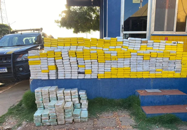 Drogas apreendidas durante ação da PRF com a PM