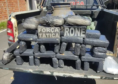 Drogas apreendidas pela PM no bairro Mafrense, zona norte de Teresina