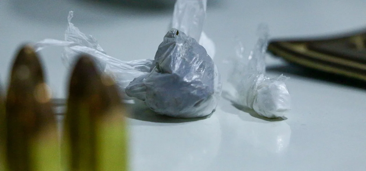 Drogas e munições apreendidas
