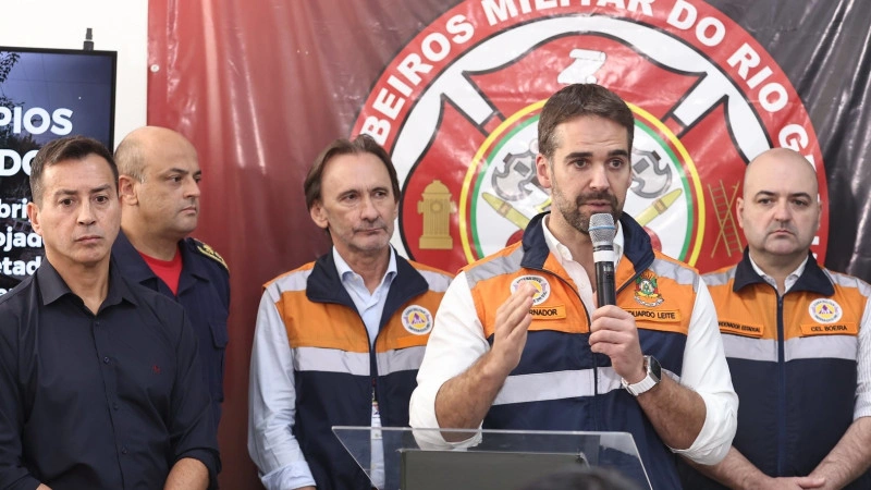 Eduardo Leite e equipe de governo