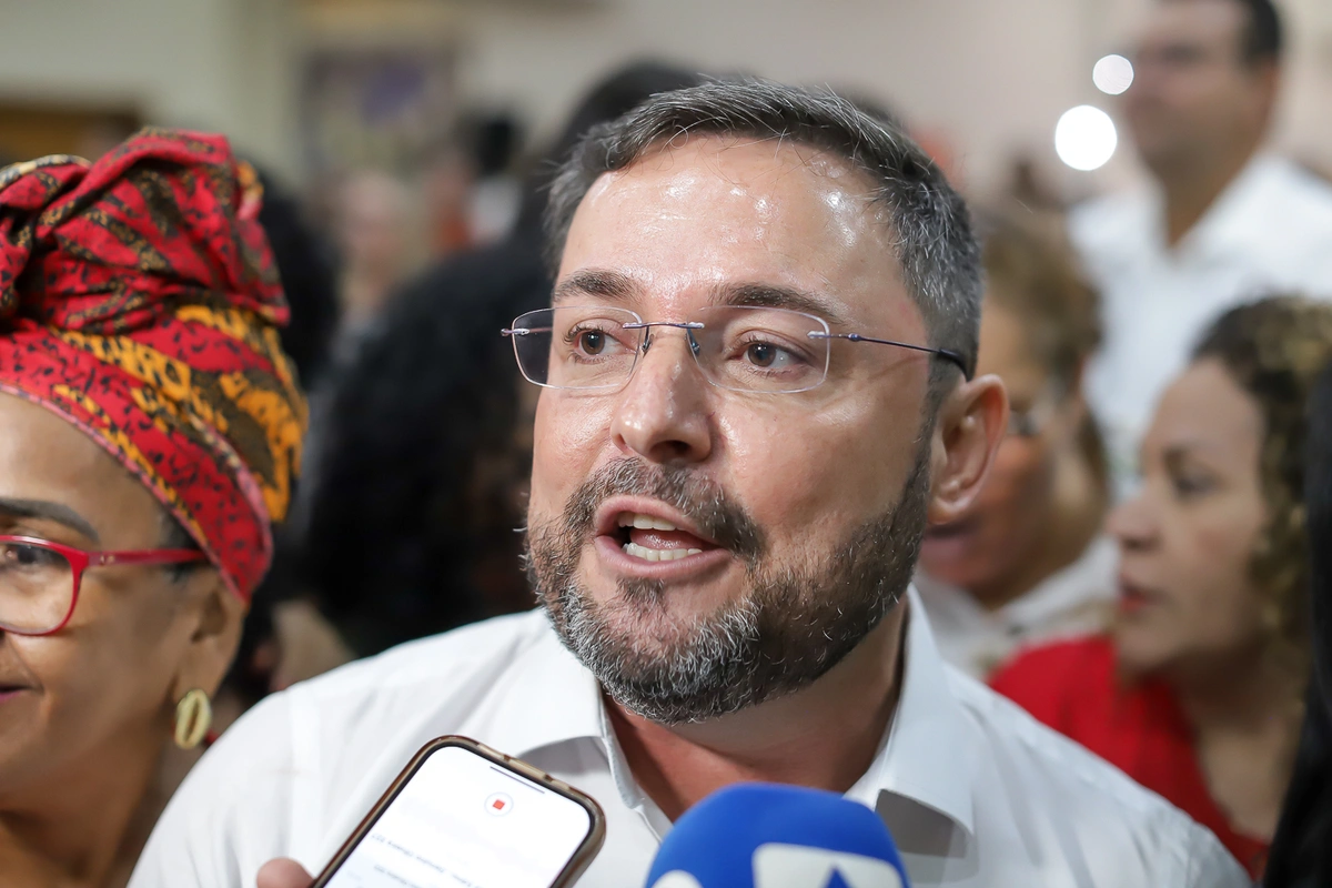 Entrevista com Fábio Novo
