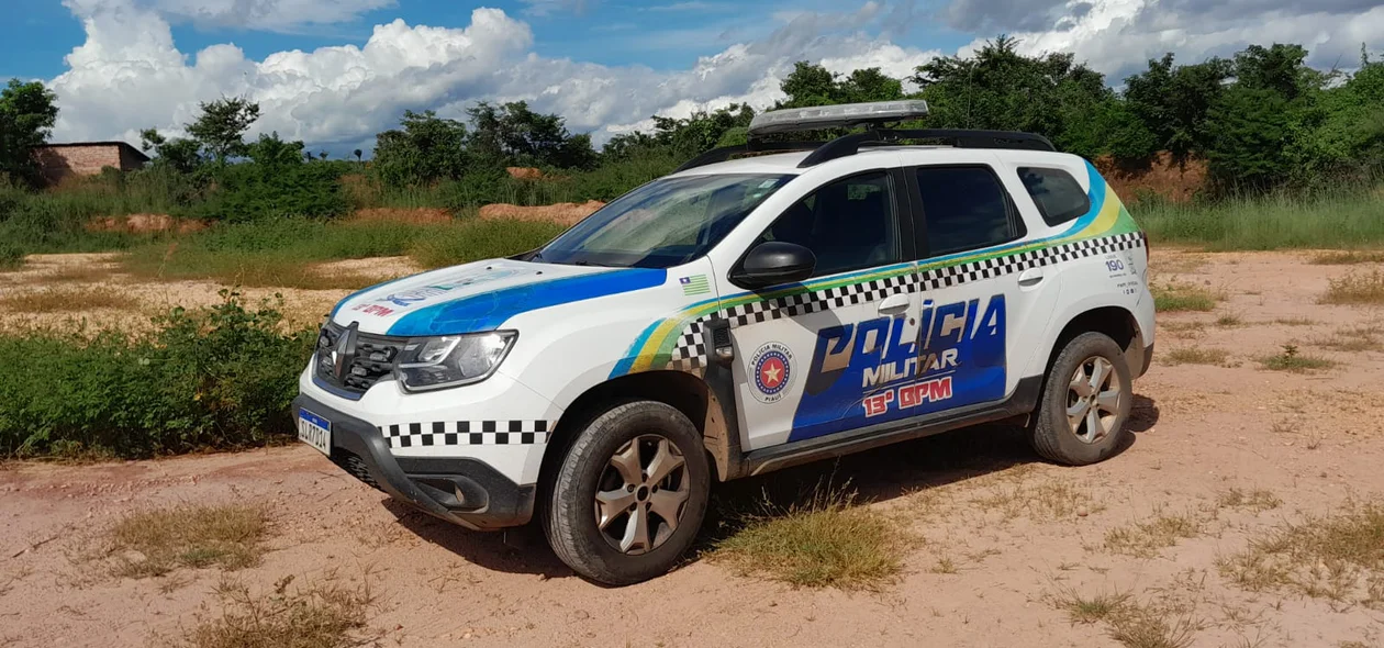 Equipe do 13º BPM no local do crime