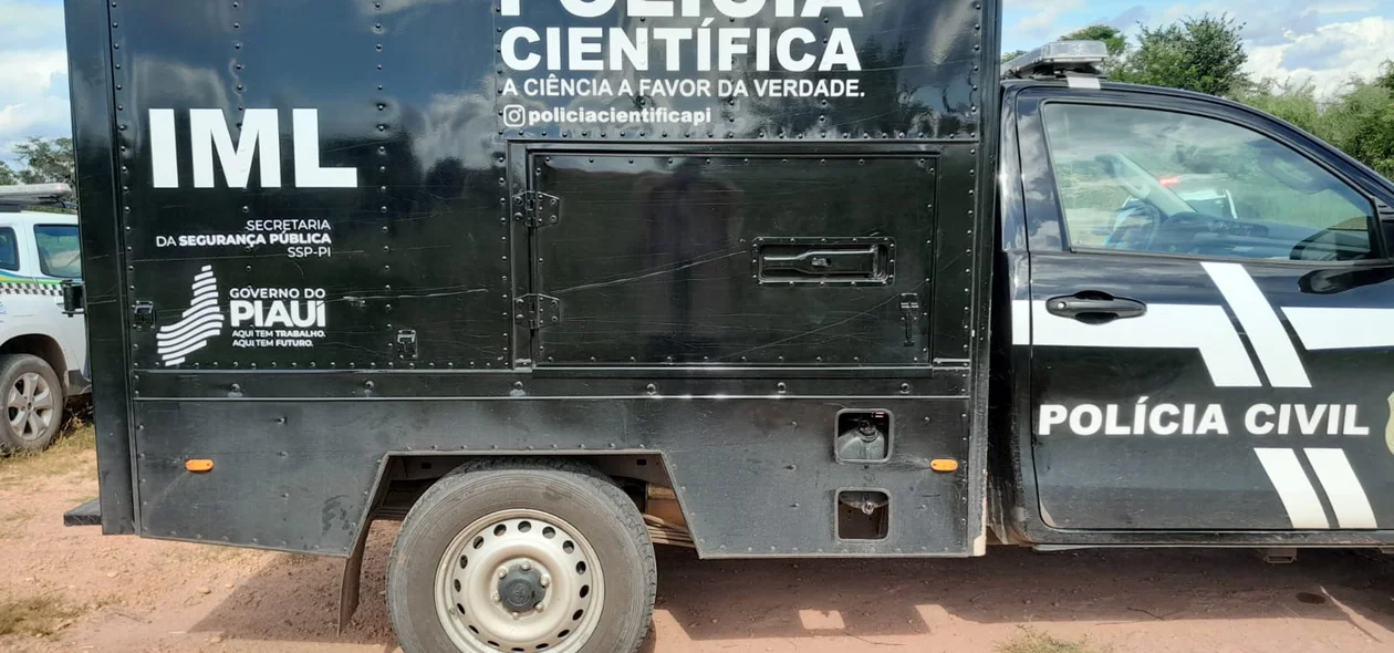 Equipe do IML foi acionada para remover o corpo