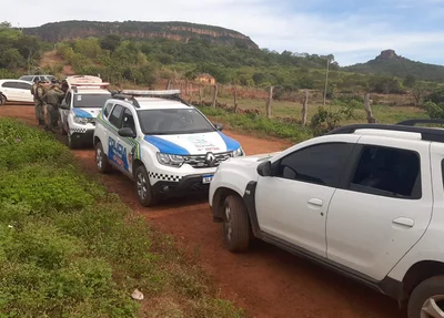 Equipes da PM em buscas ao suspeitos na zona rural de Picos