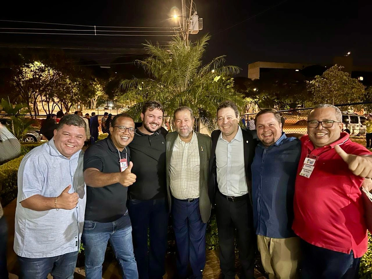 Evandro Hidd e Enzo Samuel participam de evento do PDT em Brasília