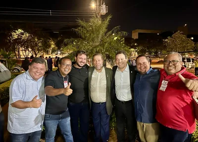 Evandro Hidd e Enzo Samuel participam de evento do PDT em Brasília