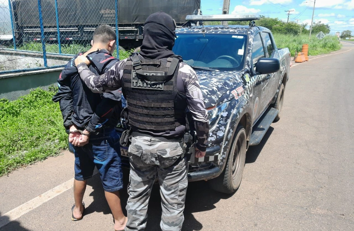 Força Tática da PM apreendeu o adolescente em um posto da PRF, na BR 343, em Piripiri