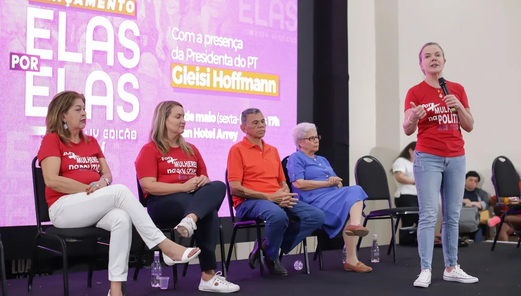 Gleisi Hoffmann em evento do PT