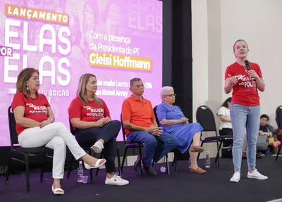 Gleisi Hoffmann em evento do PT