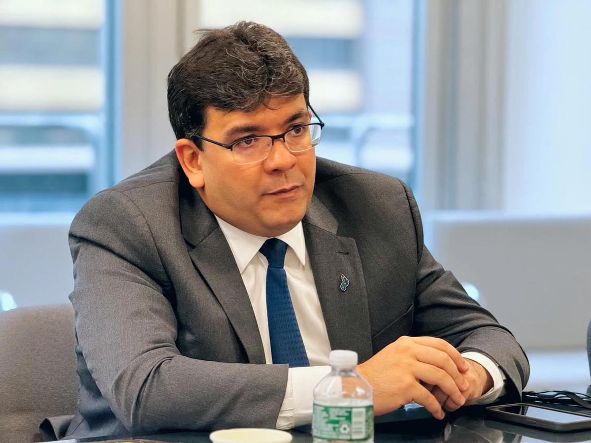 Governador Rafael Fonteles em reunião nos EUA