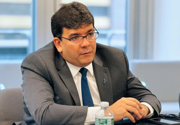 Governador Rafael Fonteles em reunião nos EUA